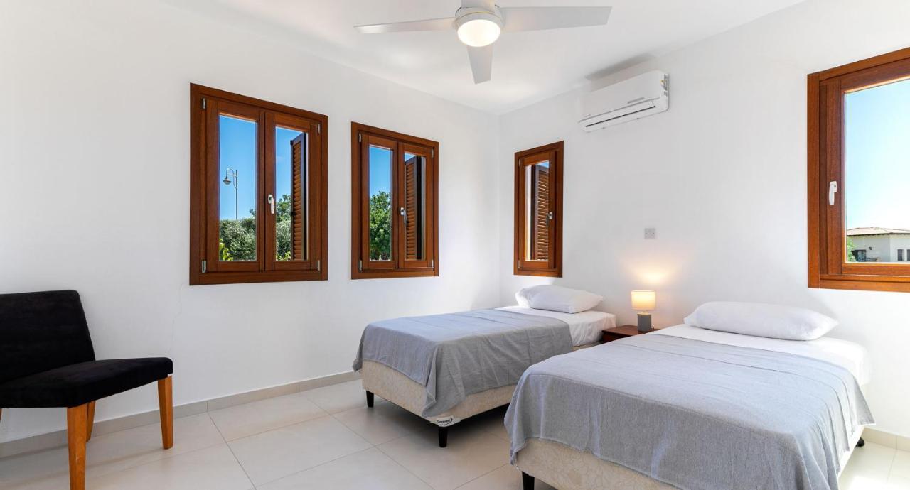 Modern Apartment Nz11 Large Balconies With Sea And Mountain Views 코우클리아 외부 사진